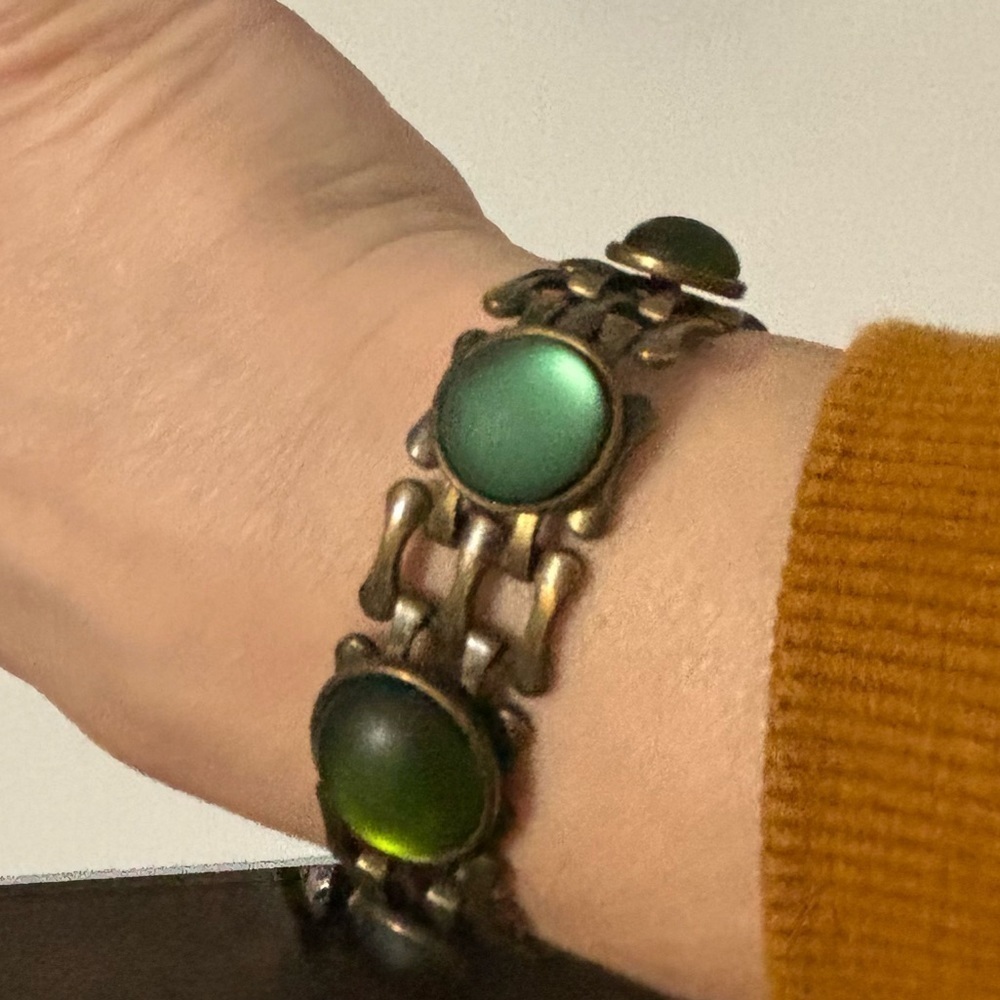 Vintage Brass and Moon glow fabulous bracelet 7”